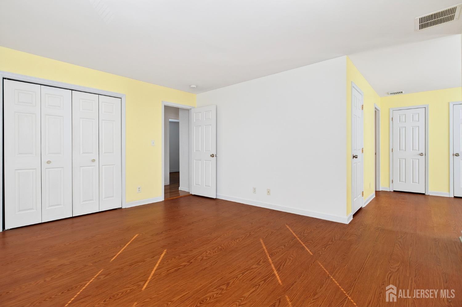 977 Cox Road, North Brunswick, NJ, 08902 image 11
