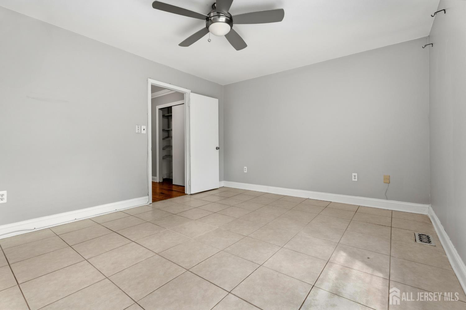 88 Wilshire Court, Old Bridge, NJ, 08857 image 26