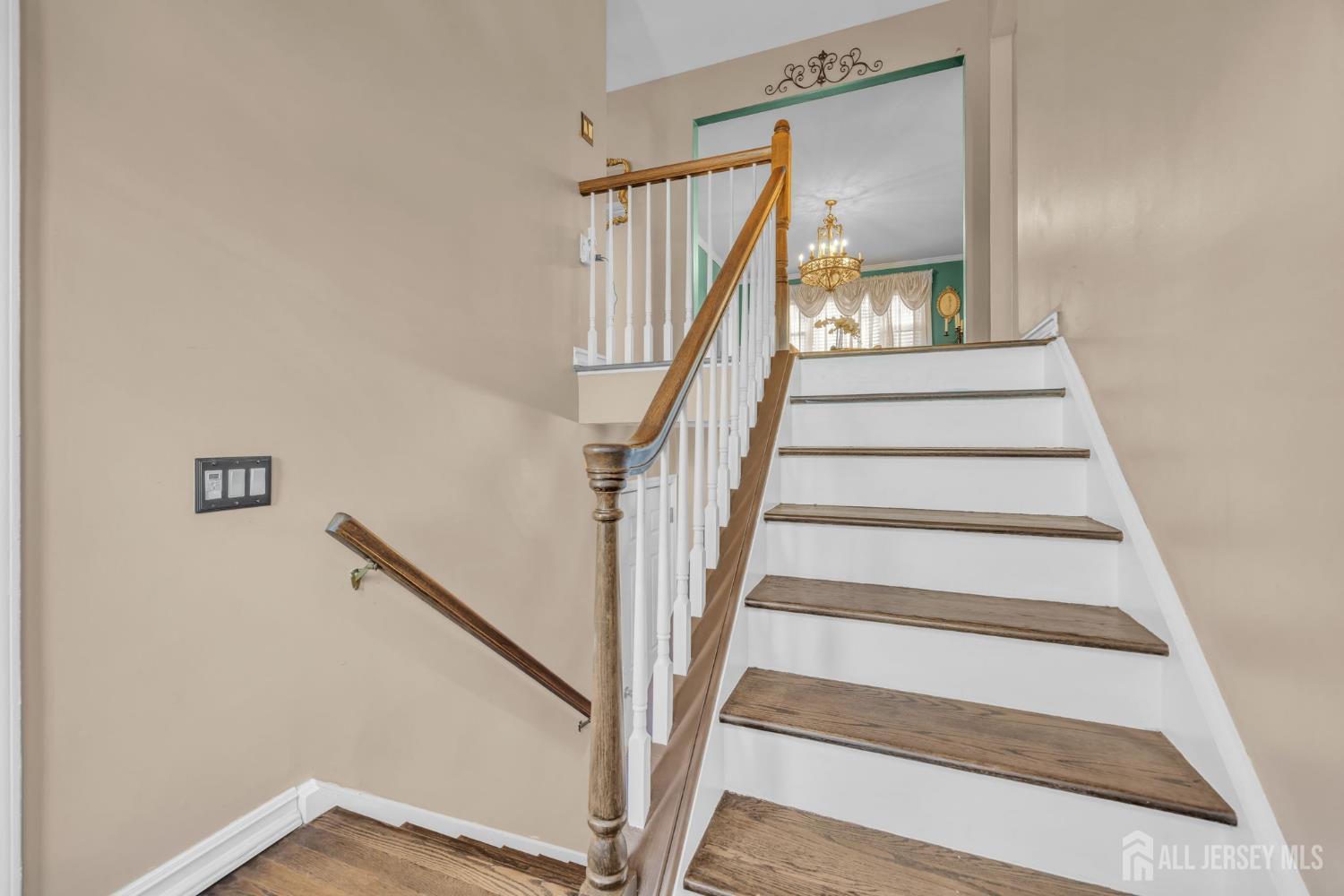 12 JAY Court Image 1
