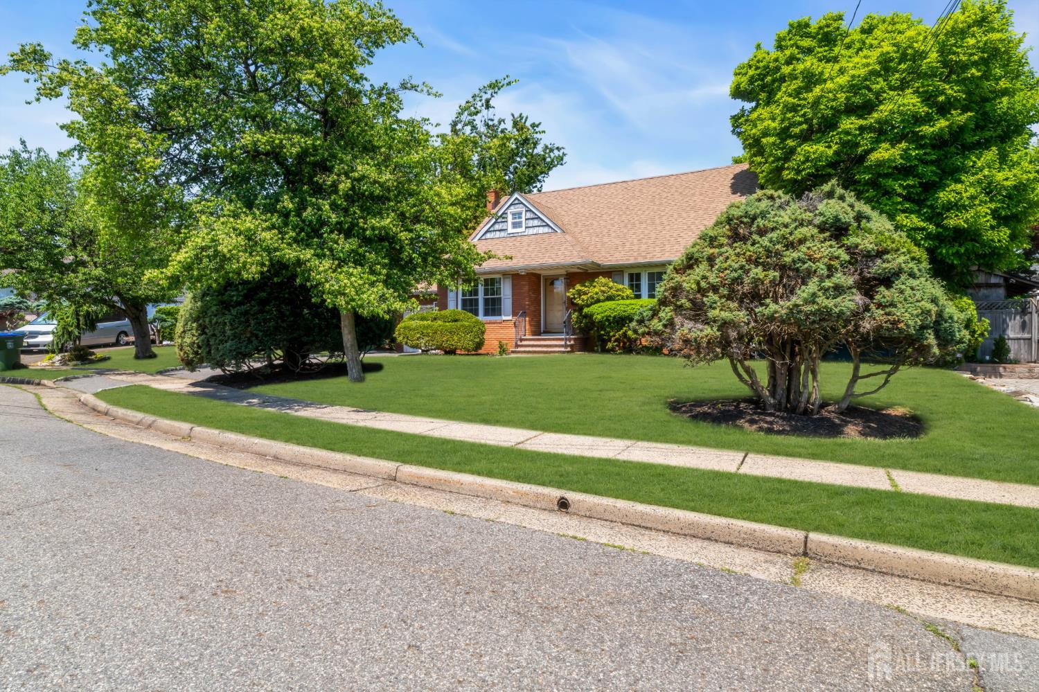 4 Conover Court Image 3