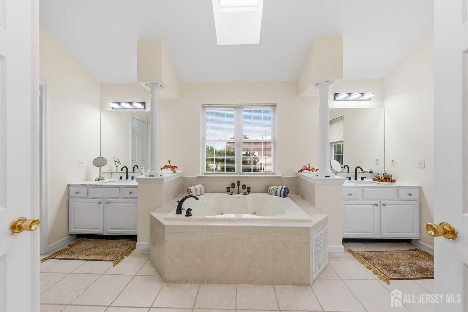 10 Julie Court, Franklin, NJ, 08873 image 29
