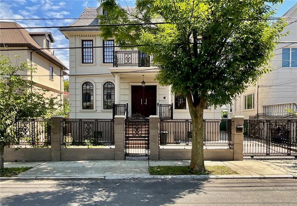 2317 East 63rd Street Image 2