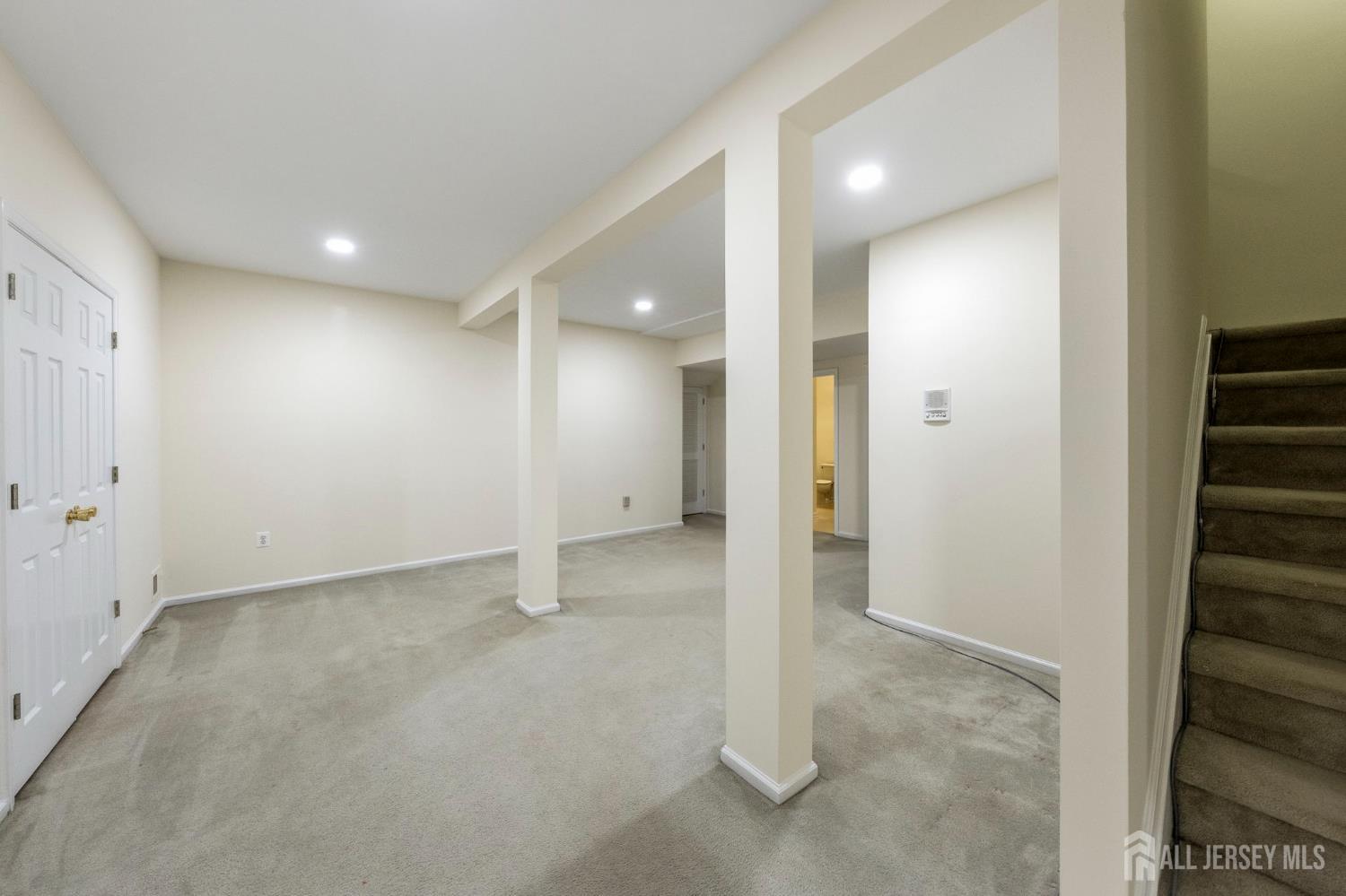 10 Julie Court, Franklin, NJ, 08873 image 39