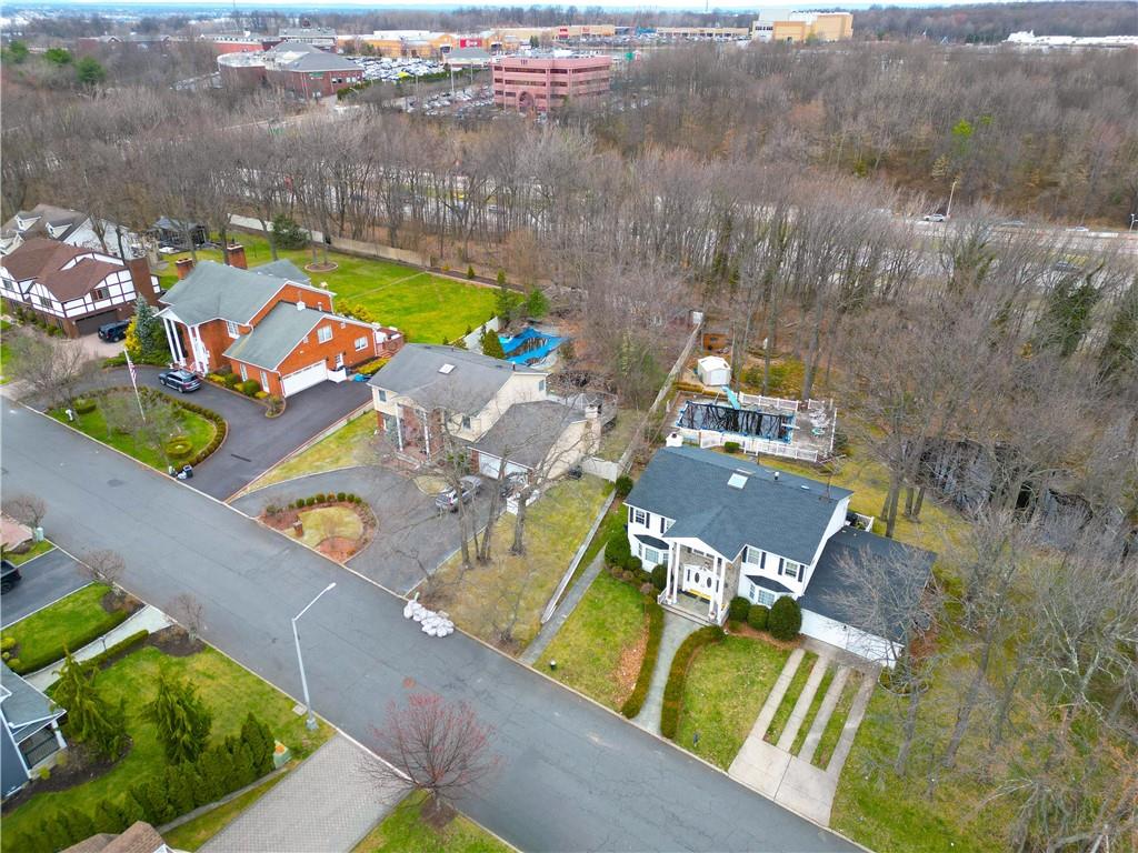 333 Boscombe Avenue, Staten  Island, New York, 10309 image 18