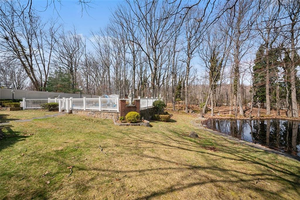 333 Boscombe Avenue, Staten  Island, New York, 10309 image 8