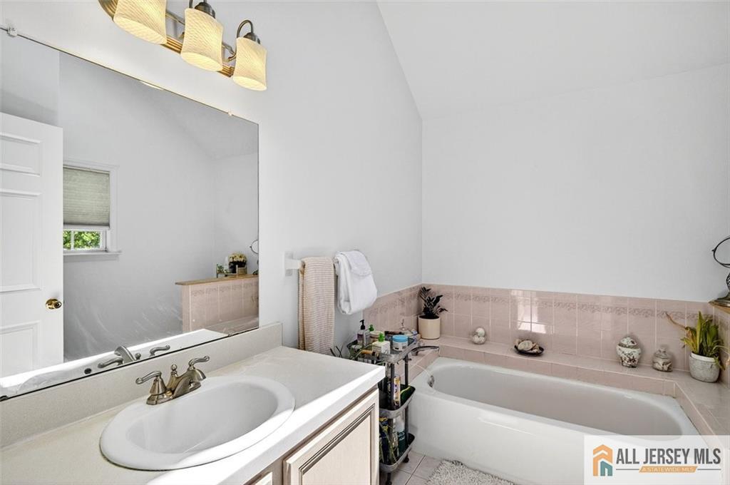 28 Glynn Court, NJ, 08859 image 26