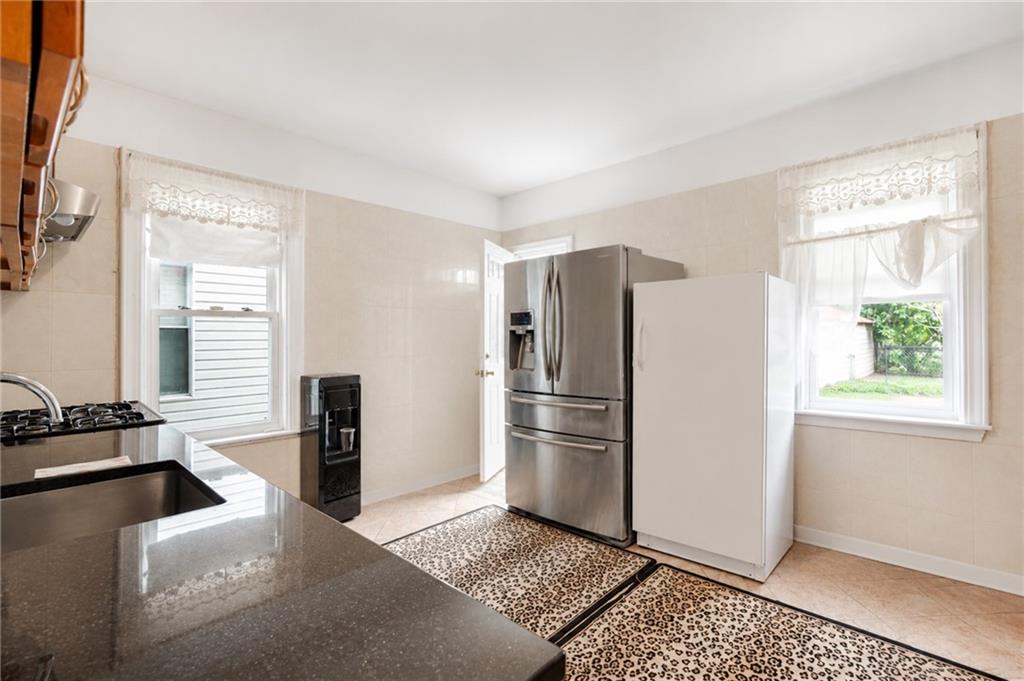 18 Lloyd Court, Brooklyn, New York, 11223 image 16