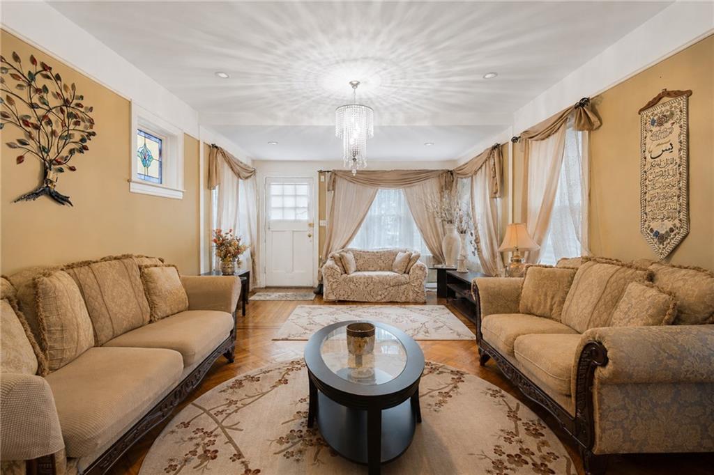 18 Lloyd Court Image 3