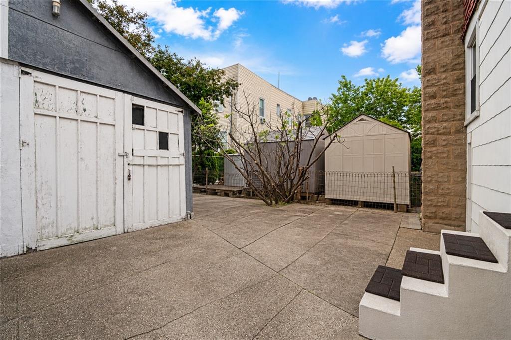 18 Lloyd Court, Brooklyn, New York, 11223 image 21