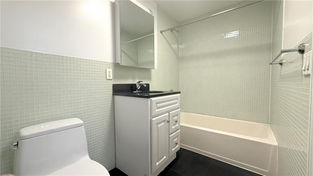 6070 Woodhaven Boulevard 3F Image 3