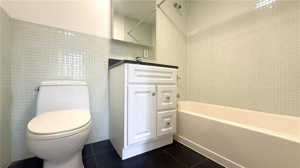 6070 Woodhaven Boulevard 3F, Brooklyn, New York, 11373 image 6