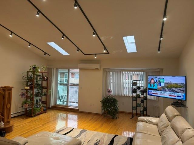26 Cove Lane 11C Image 3