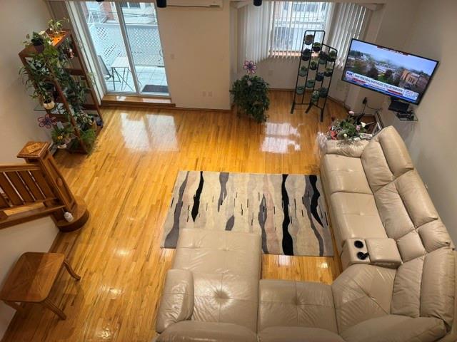 26 Cove Lane 11C Image 5