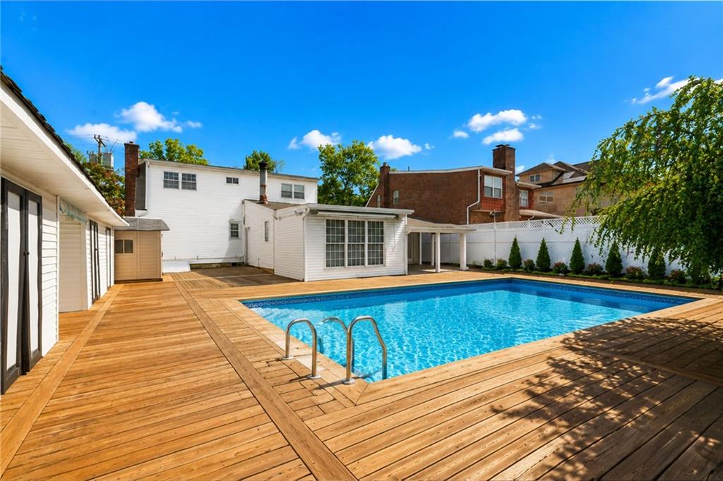 106 Lander Avenue Image 2