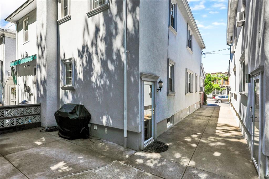 7607 Colonial Road, Brooklyn, New York, 11209 image 32