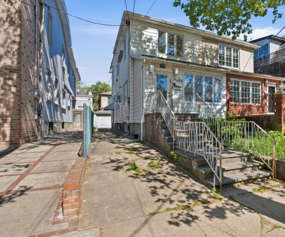 2083 East 1st Street Image 2
