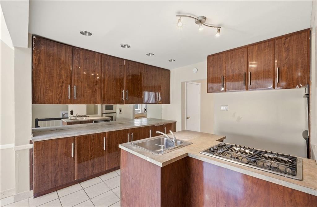 2083 East 1st Street Image 5