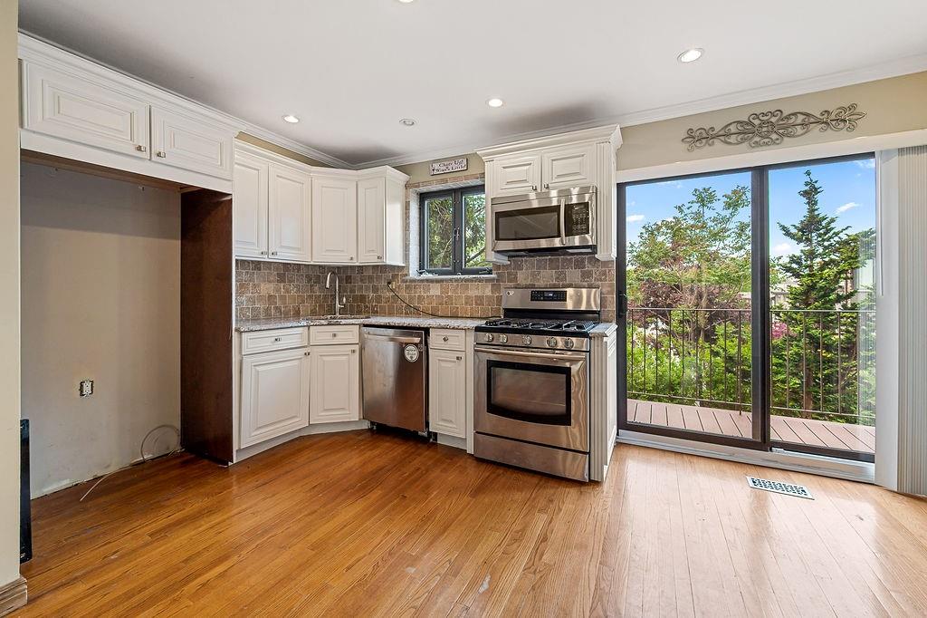 340 Hillbrook Drive 340, Staten  Island, New York, 10305 image 12