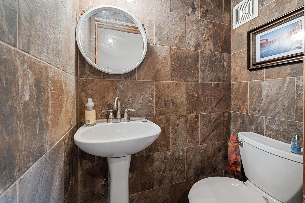 340 Hillbrook Drive 340, Staten  Island, New York, 10305 image 23