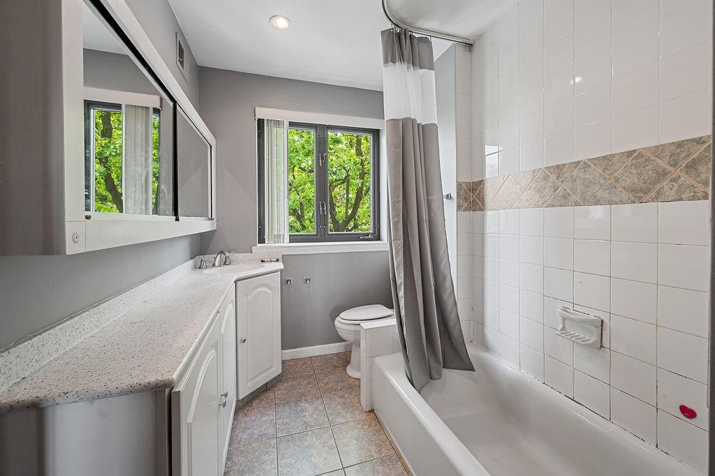 340 Hillbrook Drive 340, Staten  Island, New York, 10305 image 19