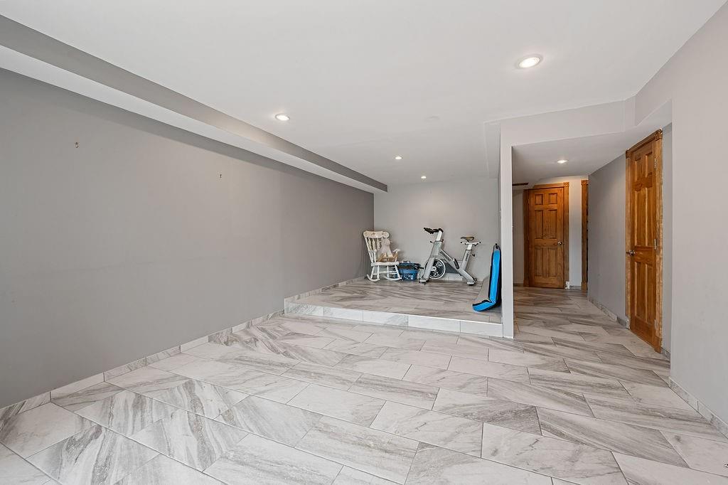 340 Hillbrook Drive 340, Staten  Island, New York, 10305 image 20