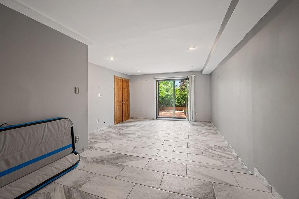 340 Hillbrook Drive 340, Staten  Island, New York, 10305 image 21