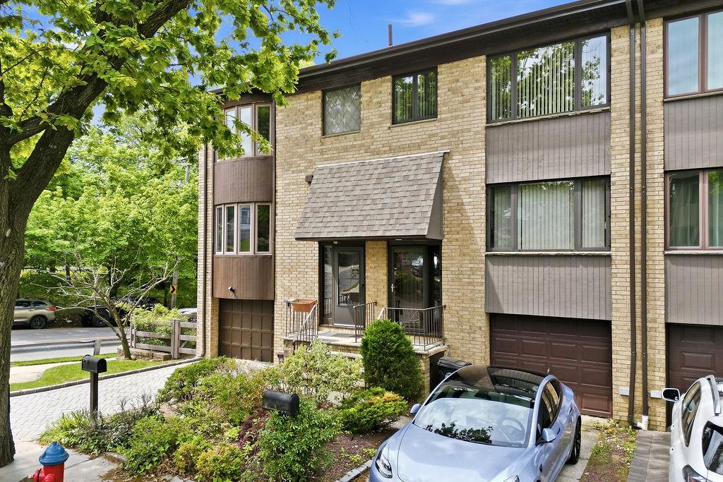 340 Hillbrook Drive 340, Staten  Island, New York, 10305 image 6