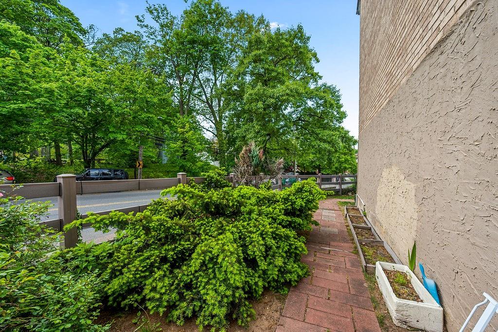 342 Hillbrook Drive 342, Staten  Island, New York, 10305 image 27