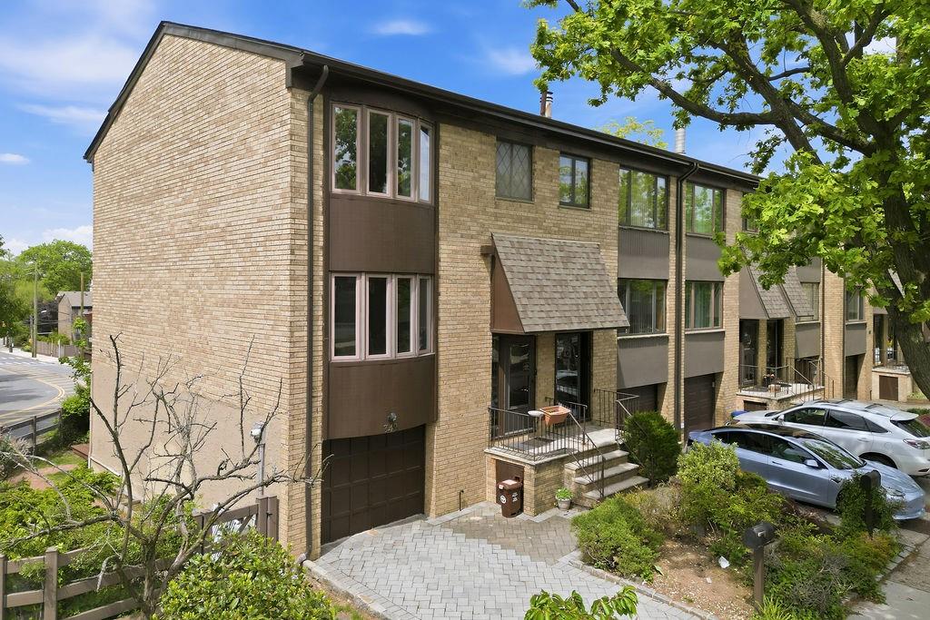 342 Hillbrook Drive 342 Image 5