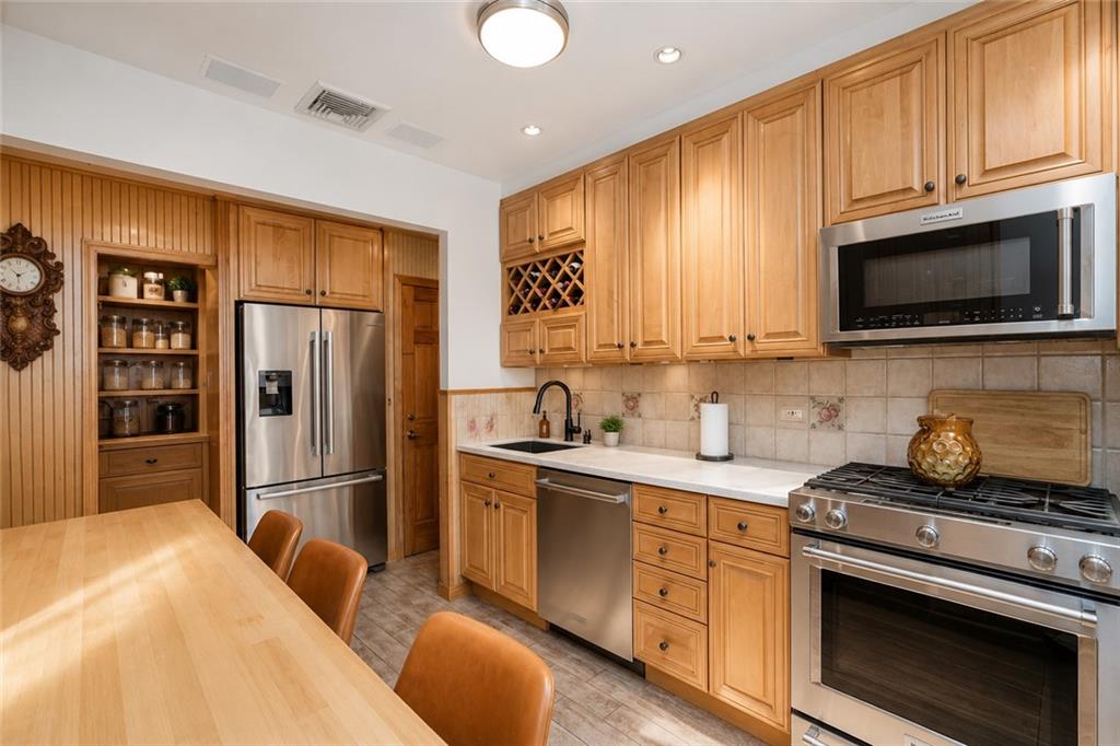 223 96th Street, Brooklyn, New York, 11209 image 10