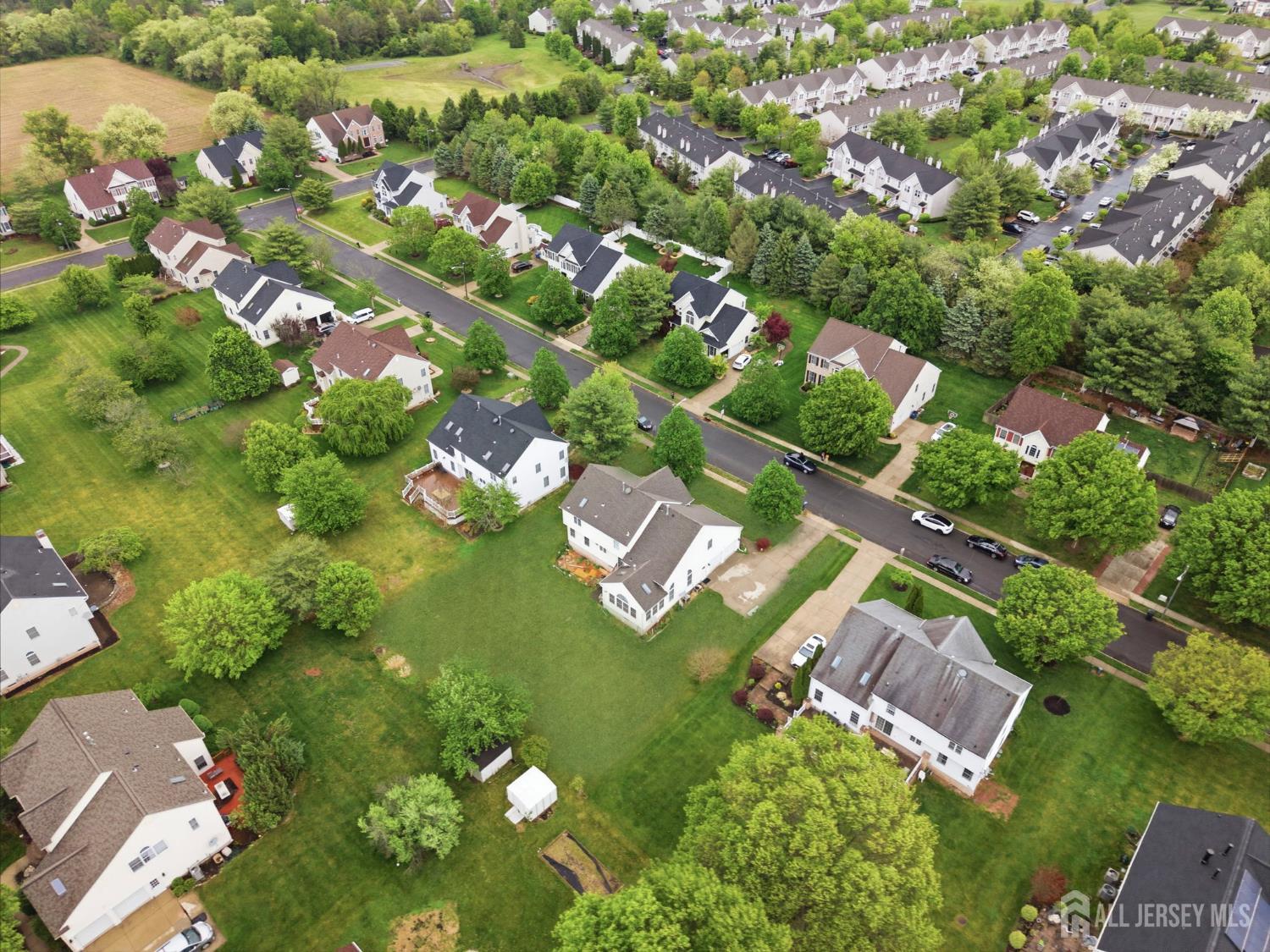 10 Julie Court, Franklin, NJ, 08873 image 50