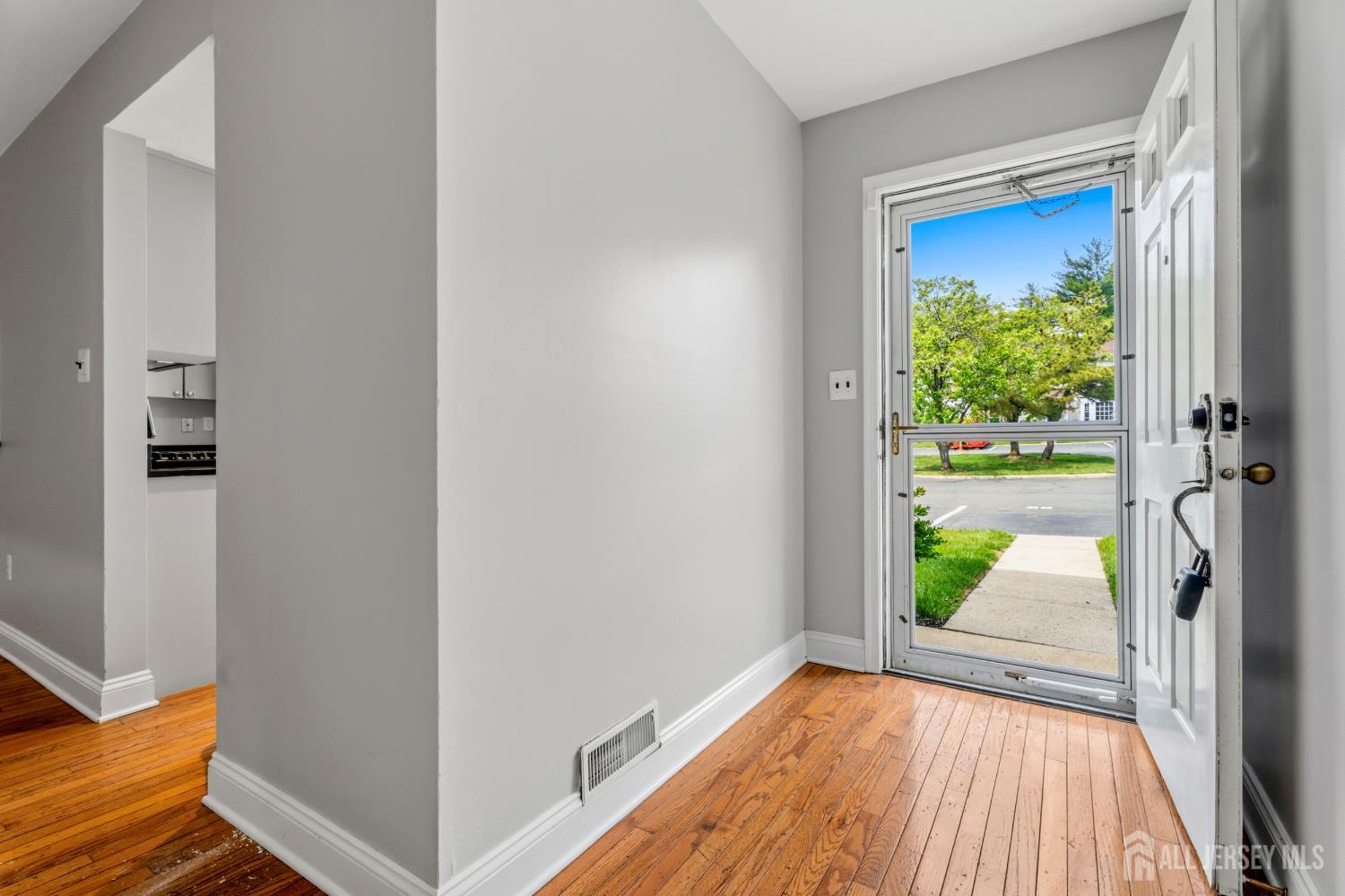 88 Wilshire Court Image 4