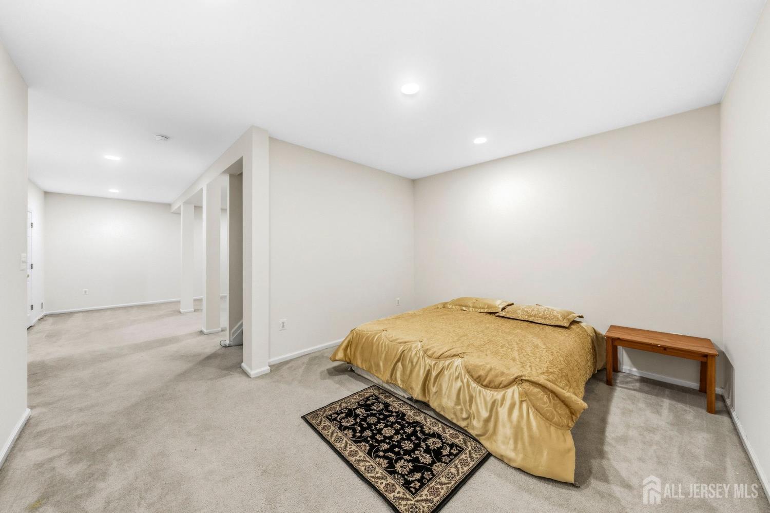 10 Julie Court, Franklin, NJ, 08873 image 38