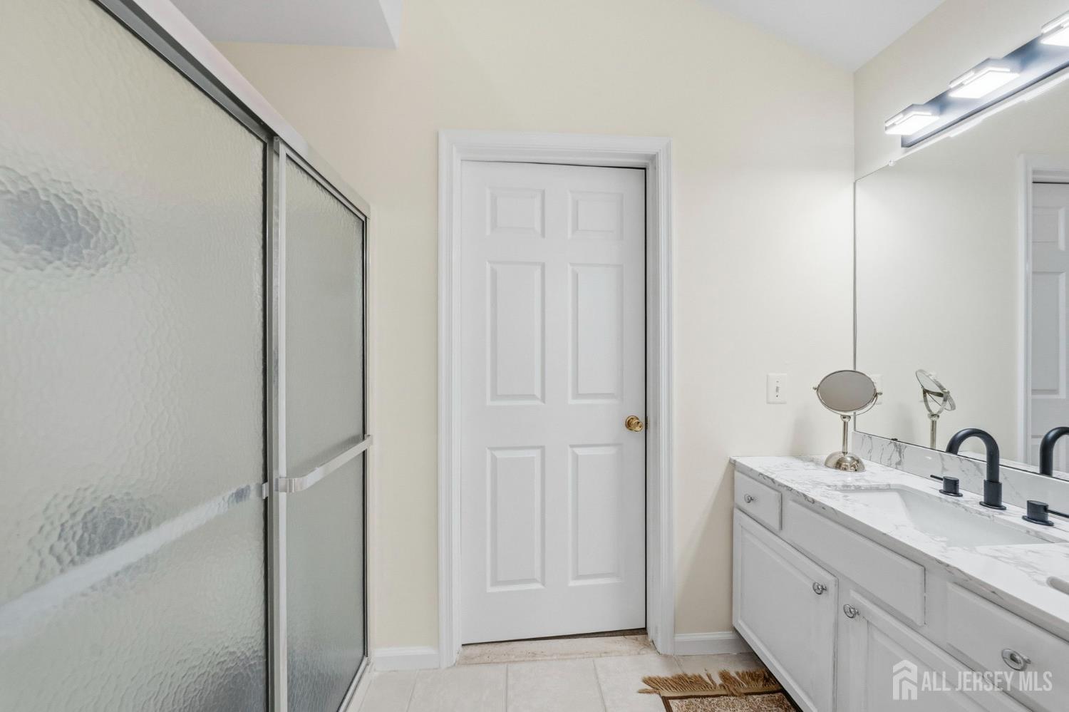 10 Julie Court, Franklin, NJ, 08873 image 31