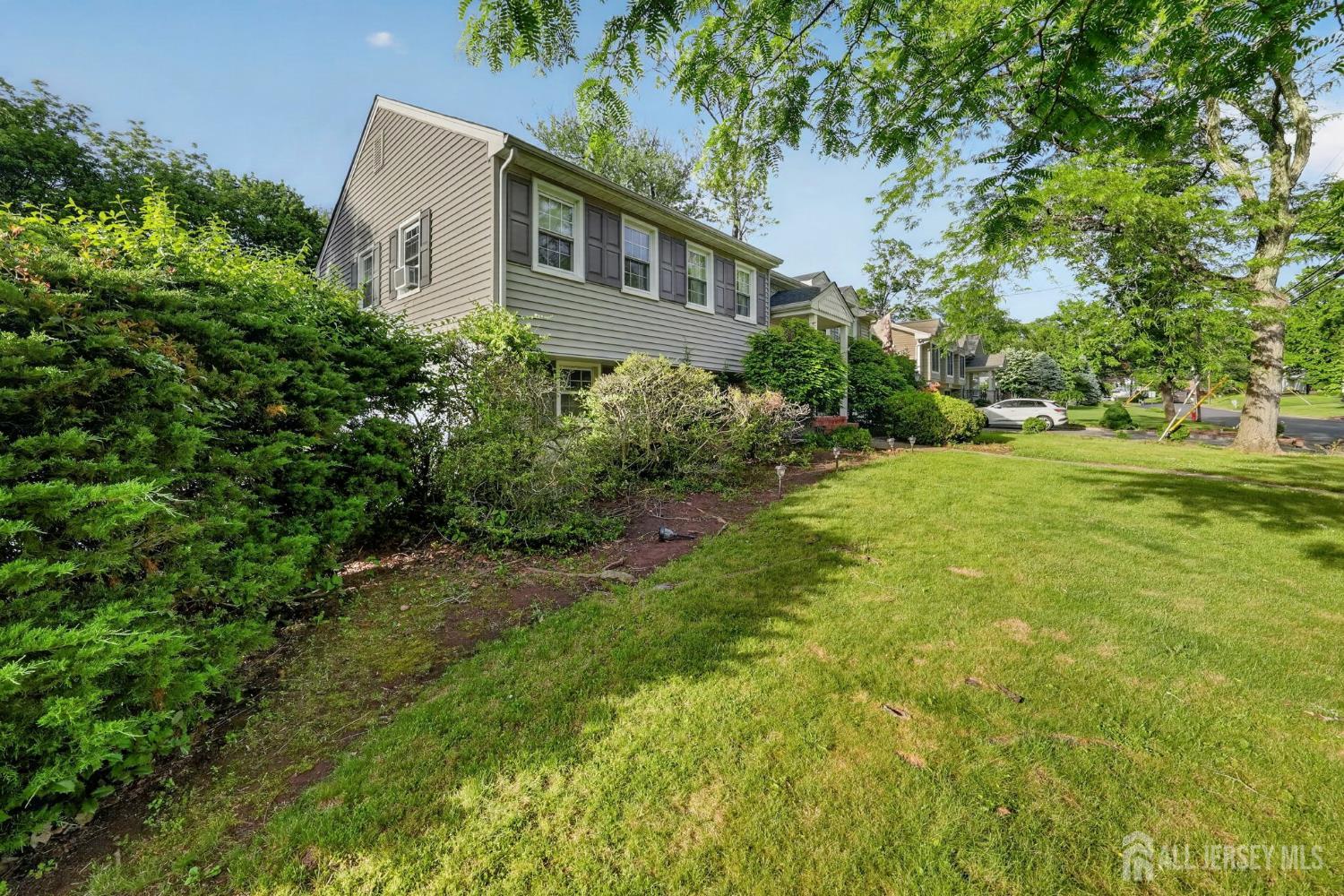 10 Remington Drive Image 3