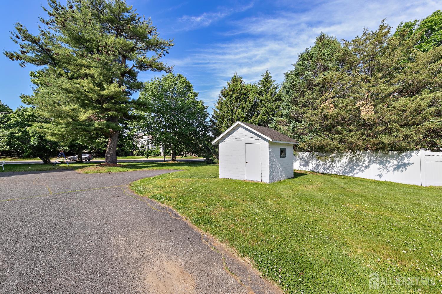 472 Buckelew Avenue, Monroe, NJ, 08831 image 31