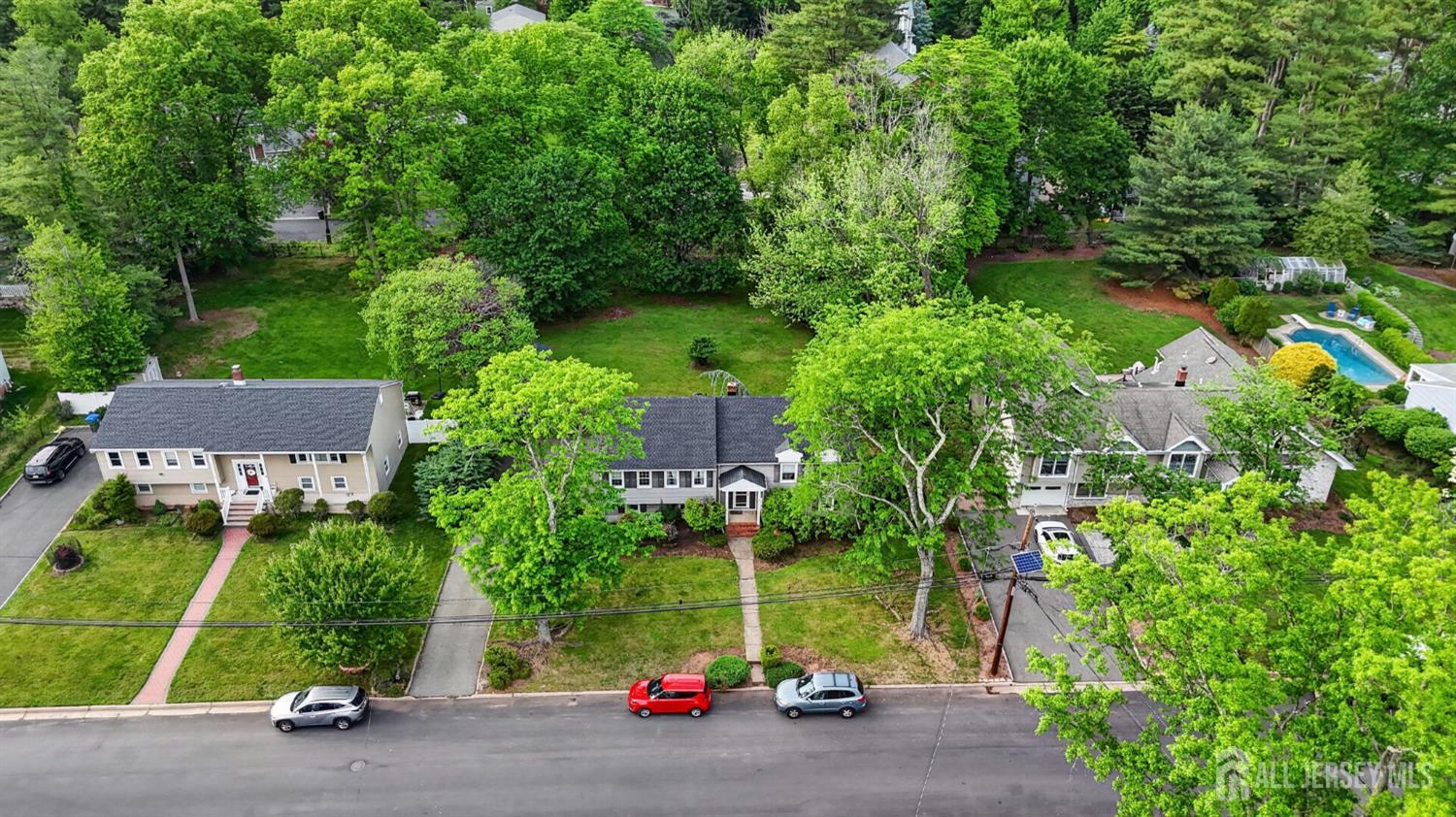 10 Remington Drive Image 4