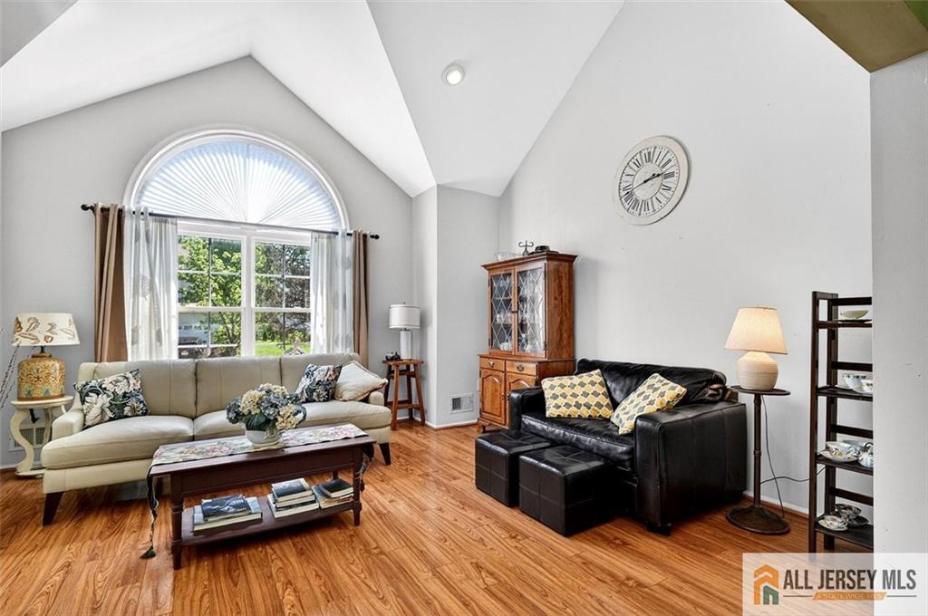 28 Glynn Court, NJ, 08859 image 10