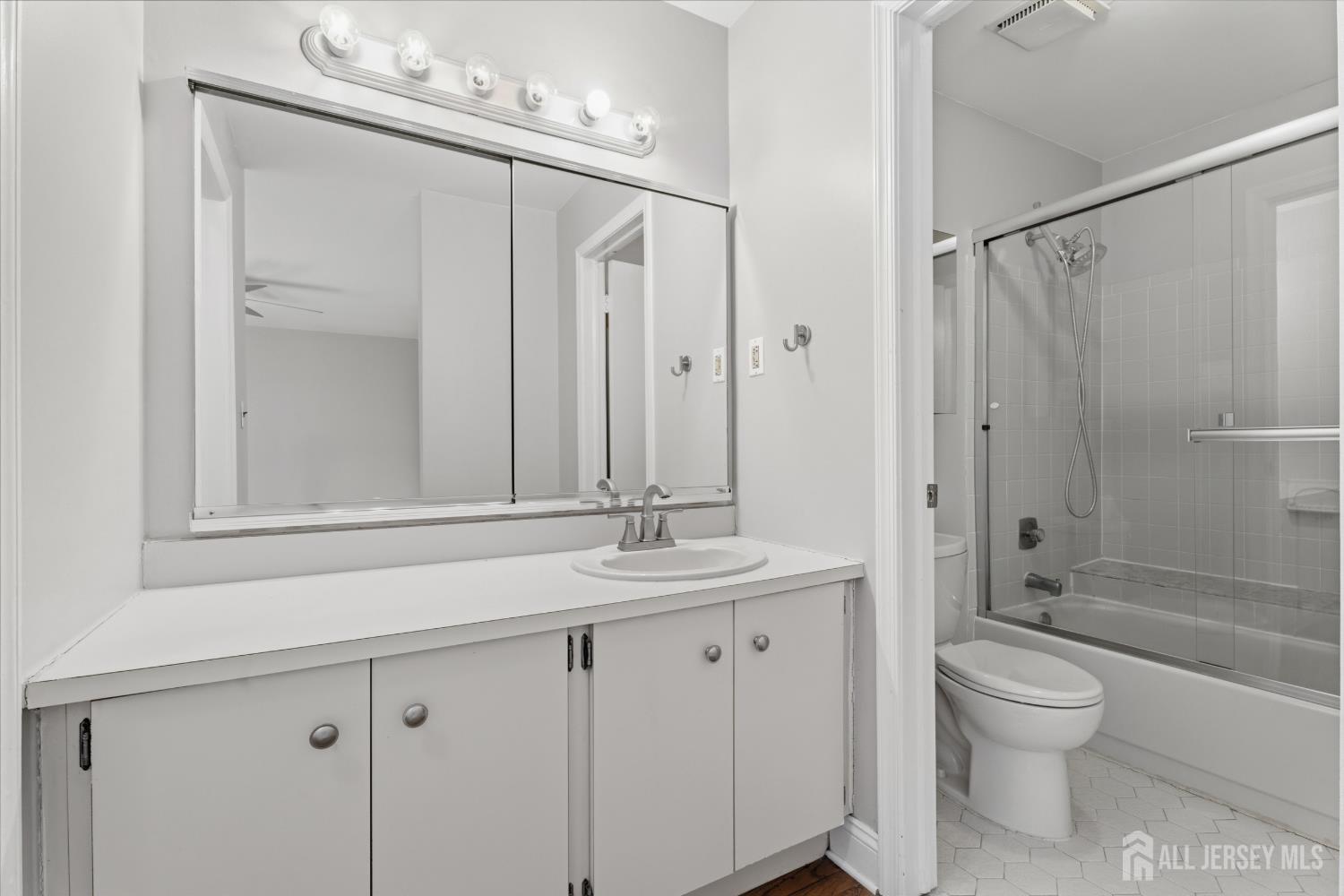 88 Wilshire Court, Old Bridge, NJ, 08857 image 29