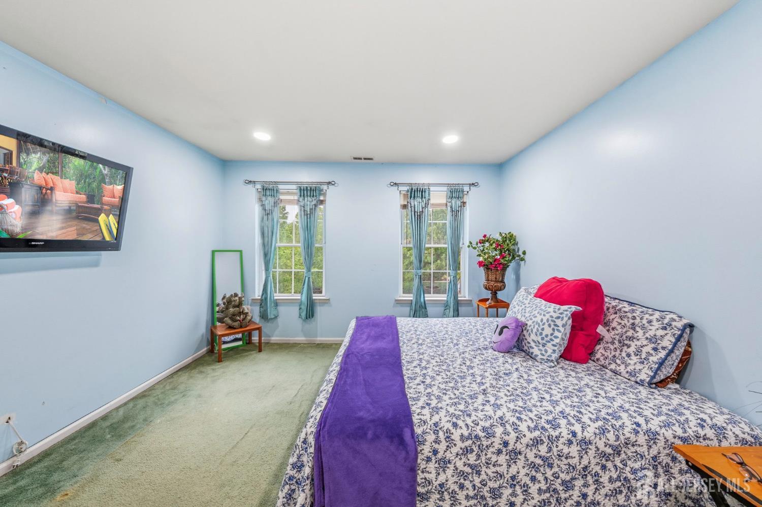 10 Julie Court, Franklin, NJ, 08873 image 34