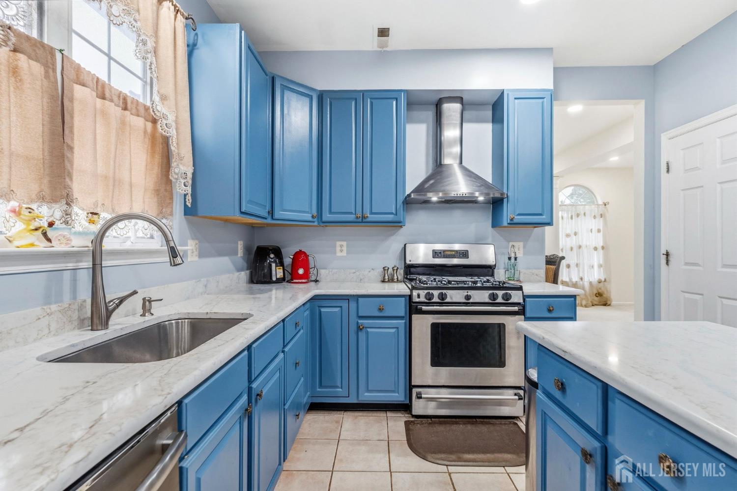 10 Julie Court, Franklin, NJ, 08873 image 16
