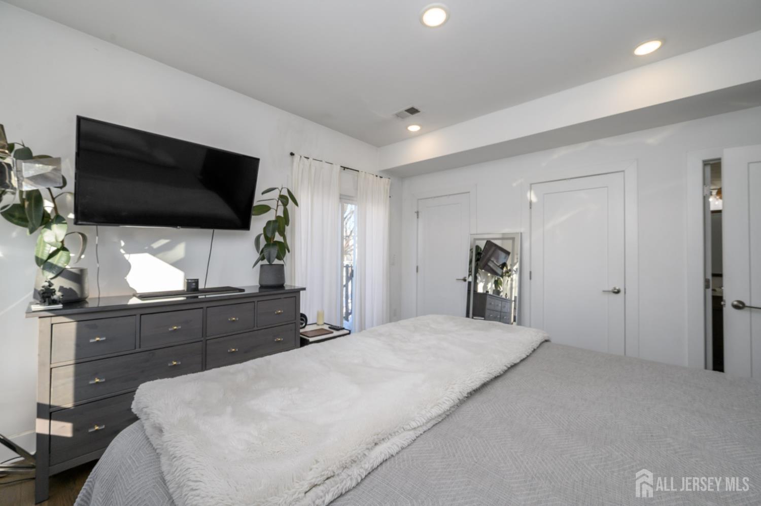 197 Garfield Avenue, Jersey City, NJ, 07305 image 28