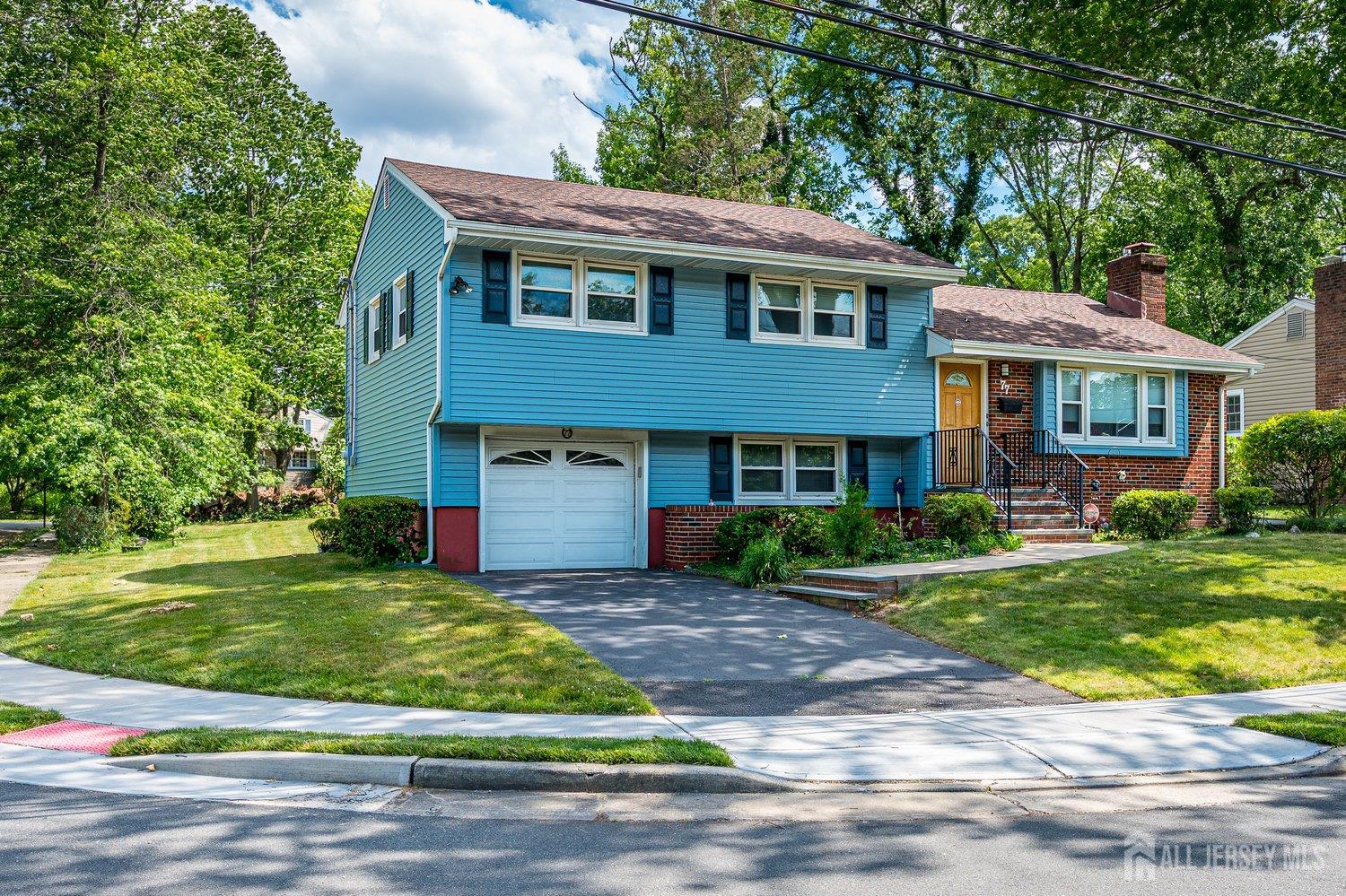 77 Woodside Avenue Image 1