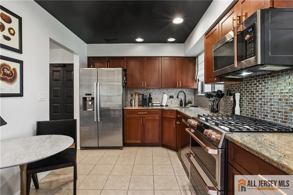 2 Park Gate Drive 1002, Edison, NJ, 08820 image 9