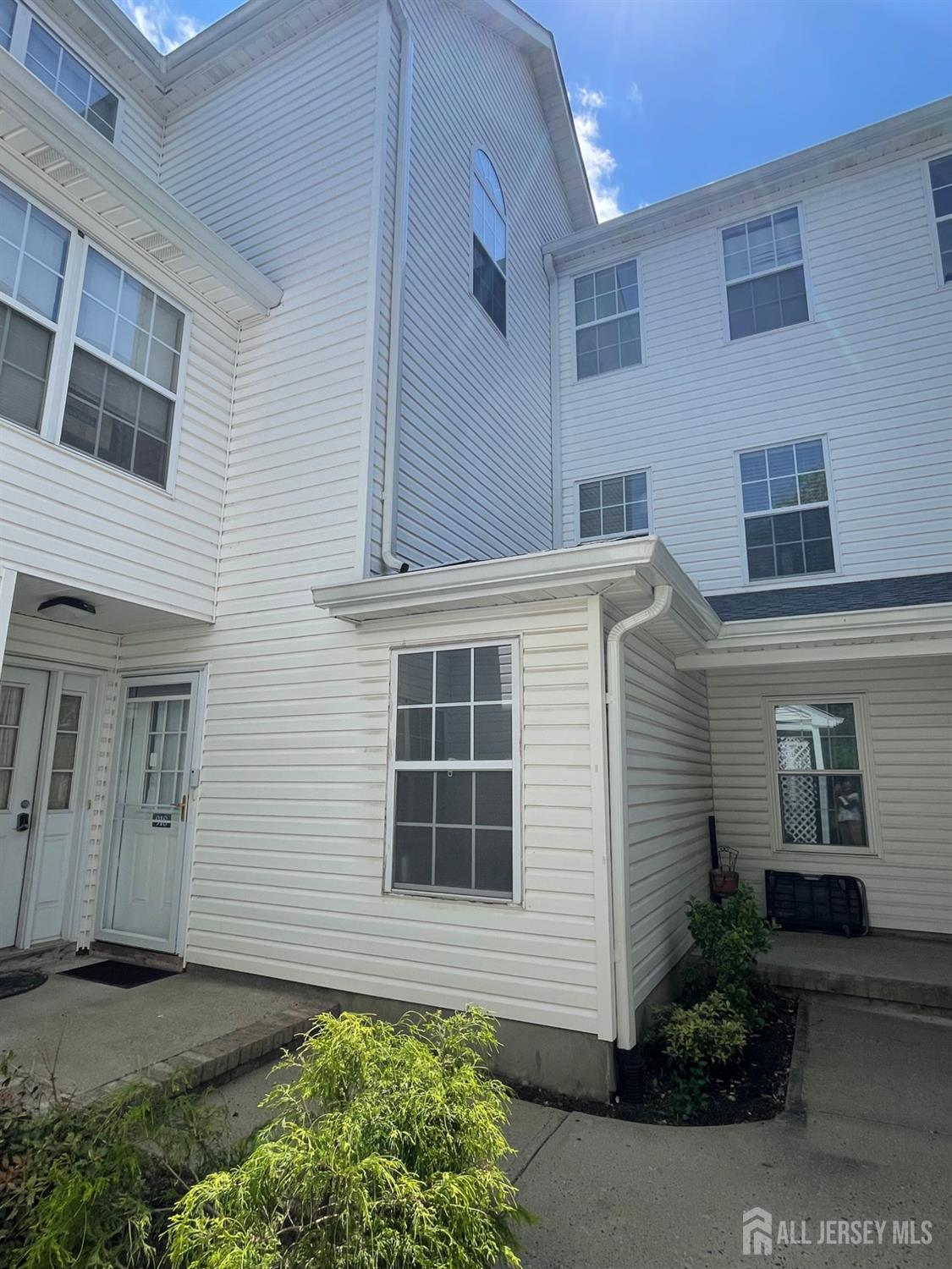 918 Plymouth Road Image 3