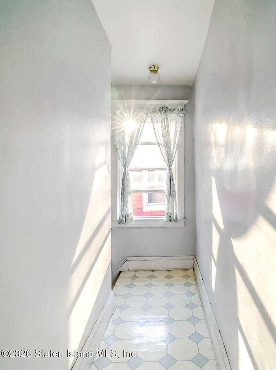 61 Ronald Avenue Image 5