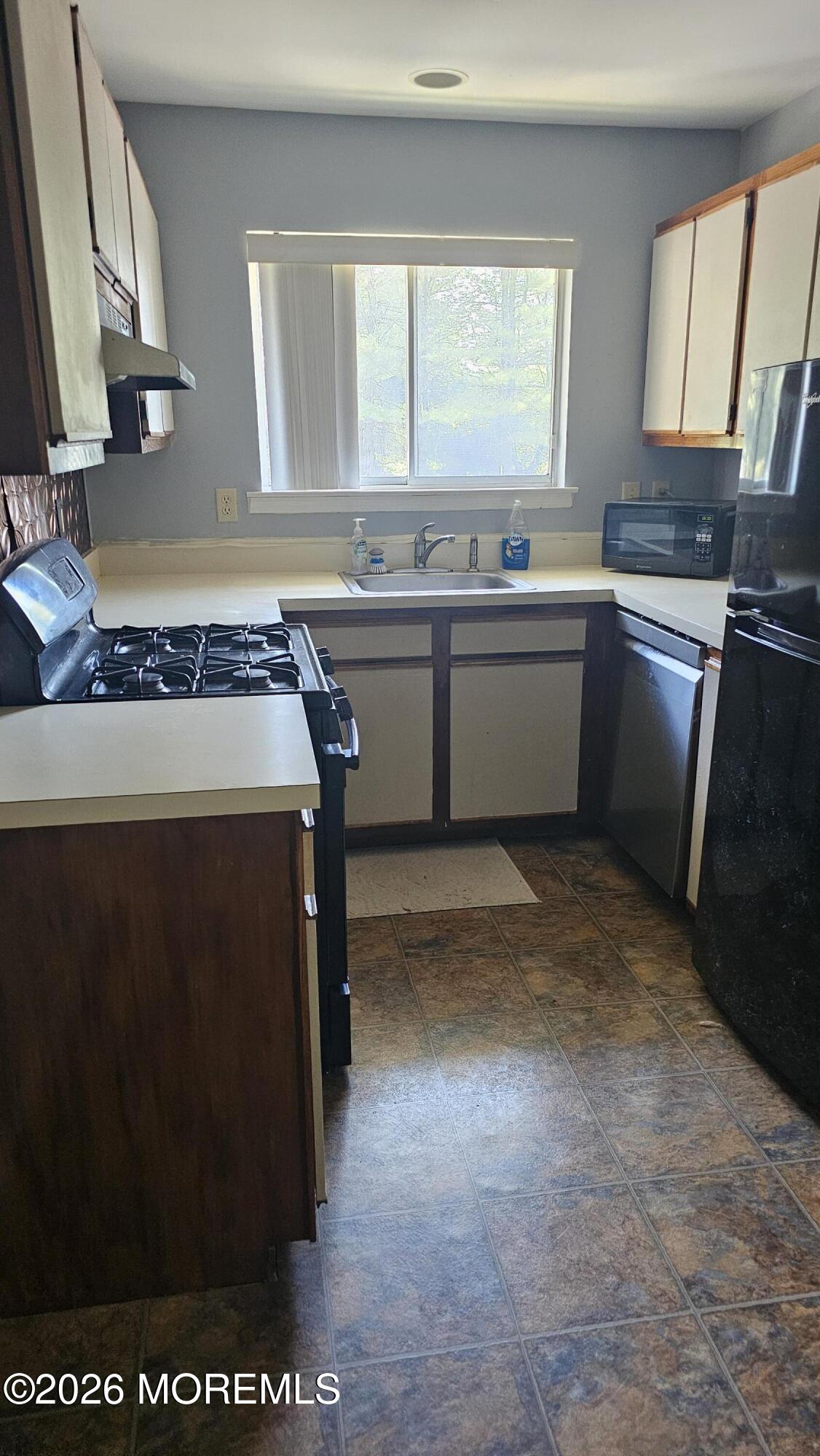 4 Spring Meadow Drive Image 3