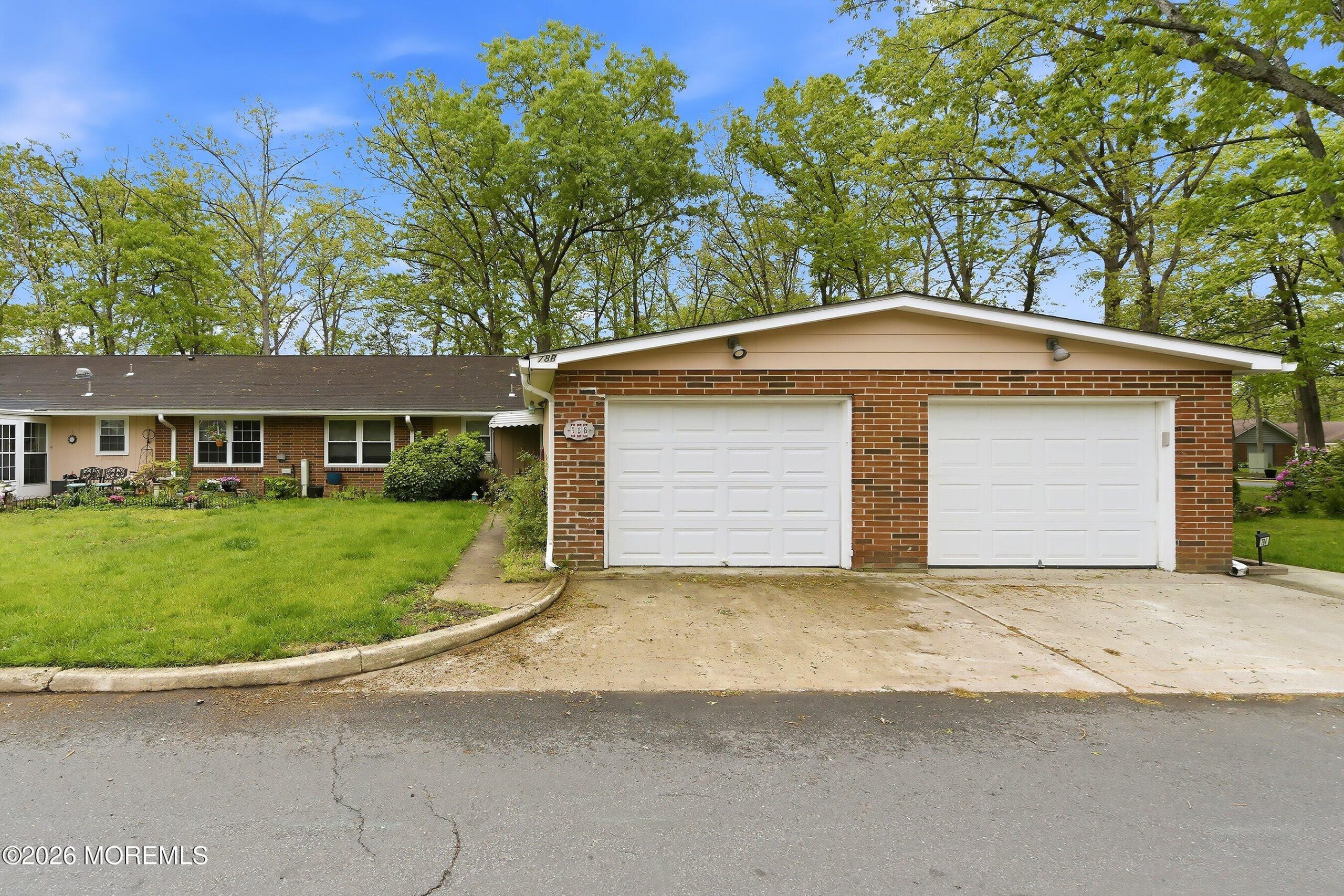 78B Dorchester Drive 1002 Image 2