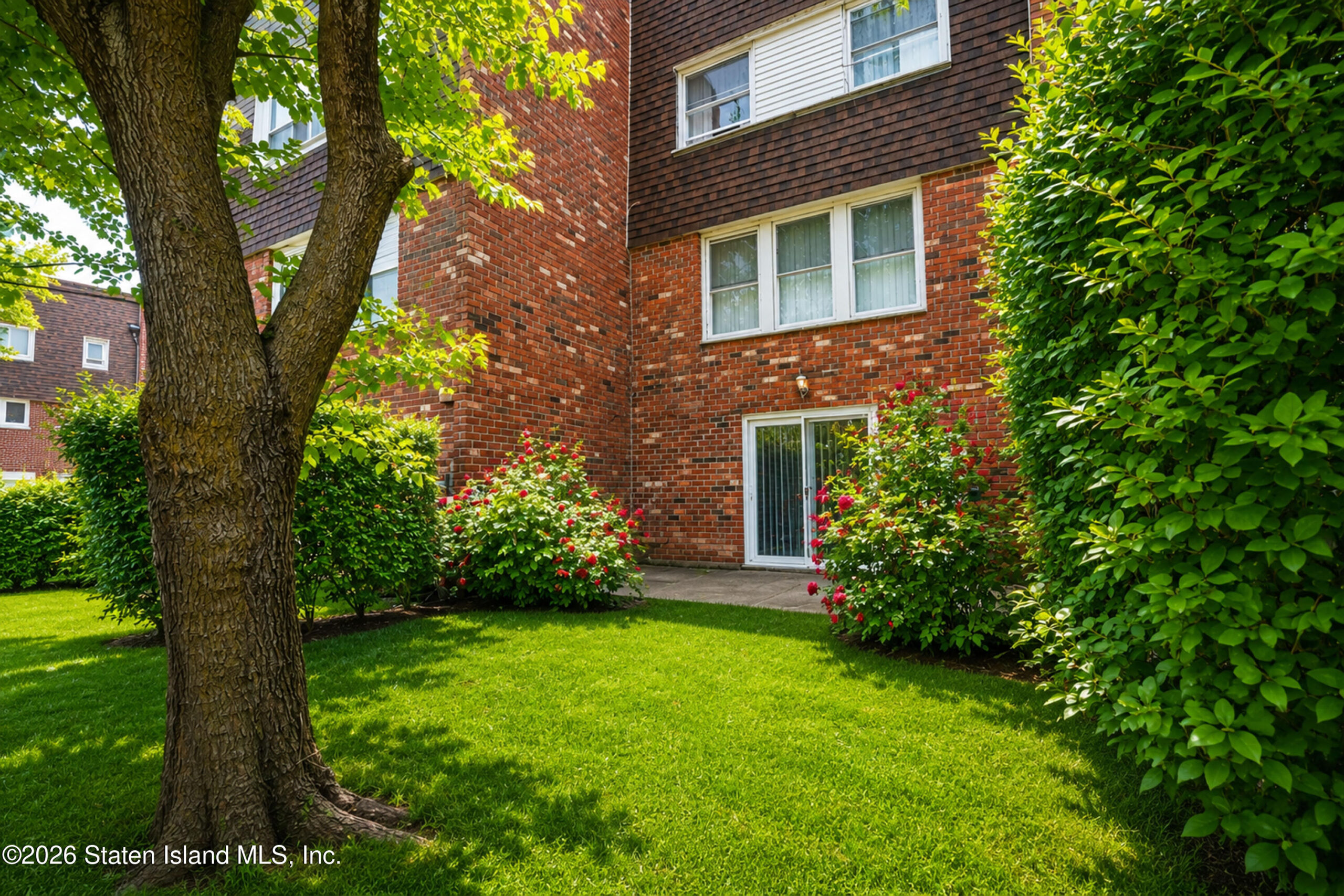 52 Yacht Club Cove 52 Image 3