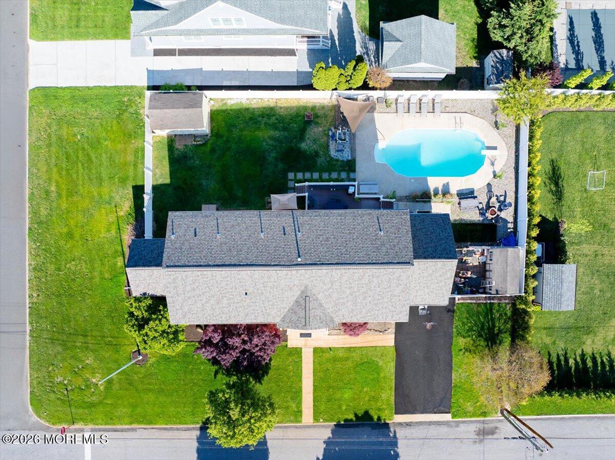 717 Jersey Avenue Image 4